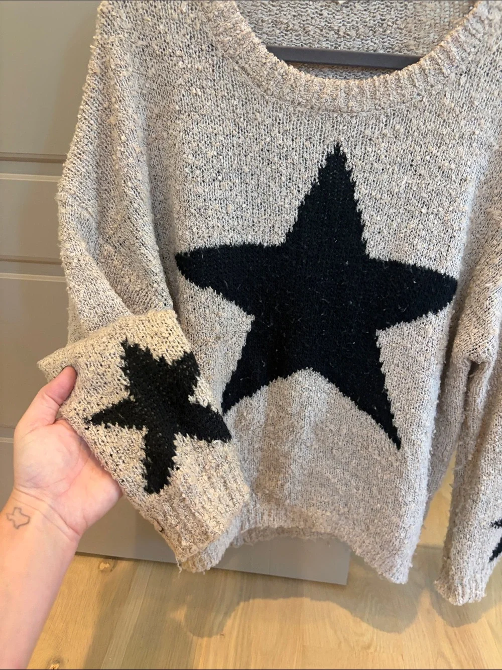 Promesa Beige Crewneck Sweater with Black Star Motif